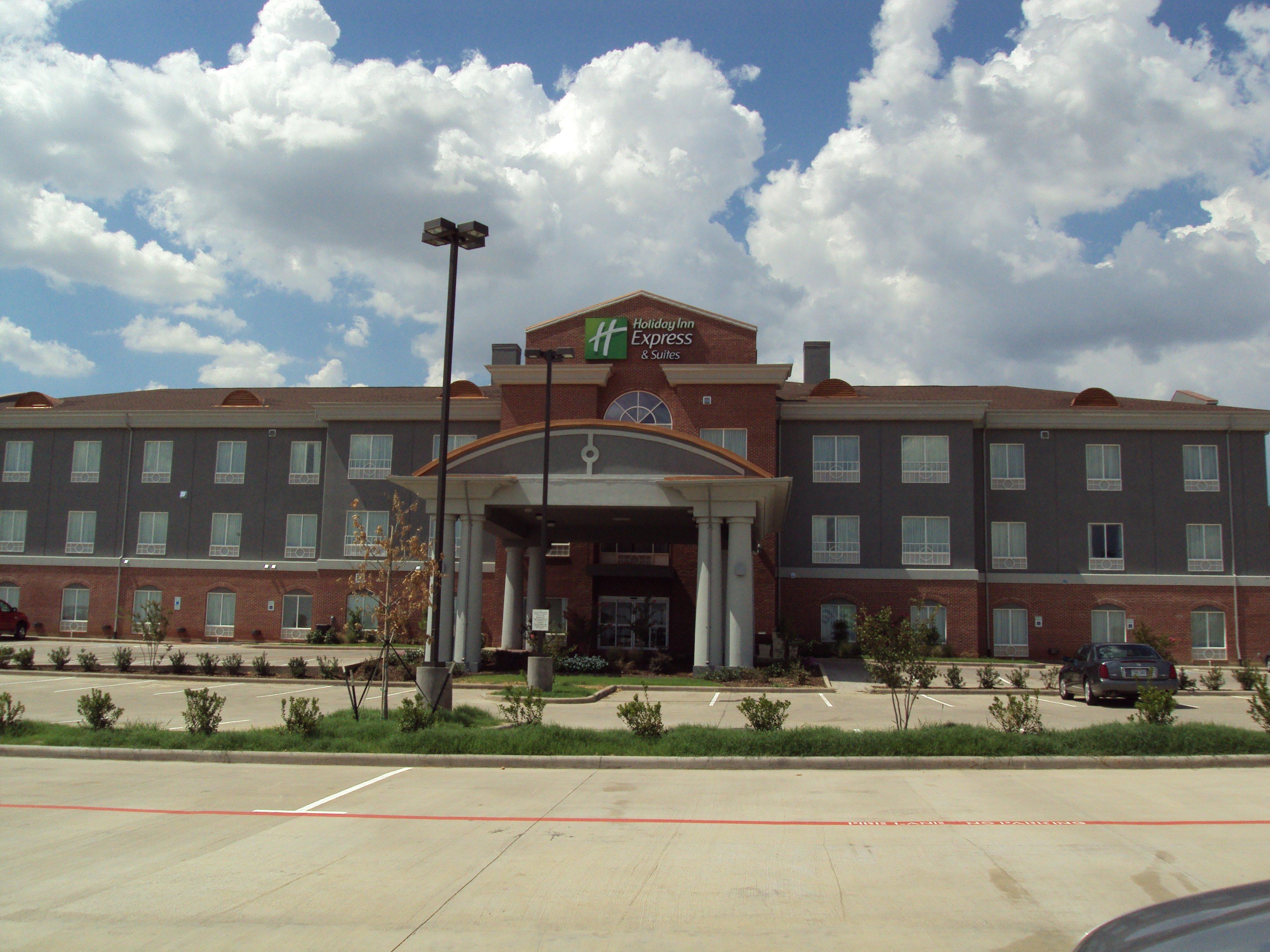 Holiday Inn Express & Suites Graham By Ihg Exterior foto